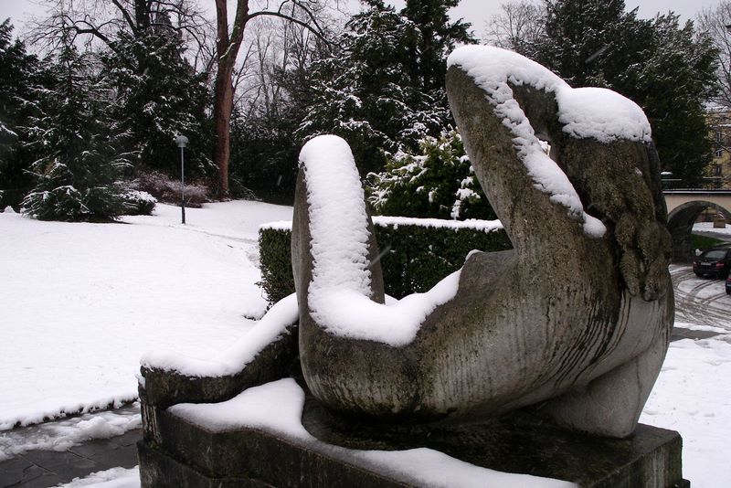 Statue Mon-Repos sous la neige 2
